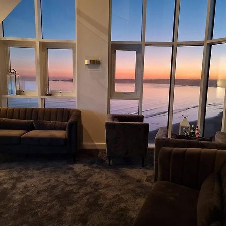 The Panoramic - The Finest Apartment In The City - By Tifa Stays スウォンジー エクステリア 写真