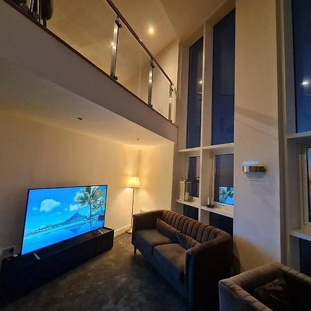 The Panoramic - The Finest Apartment In The City - By Tifa Stays スウォンジー エクステリア 写真